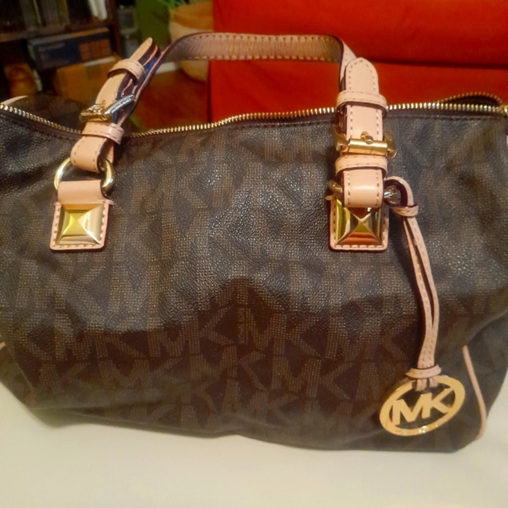 Handbag